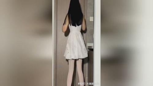 偷穿姐姐丝袜 迅雷下载,偷穿姐姐丝袜的刺激冒险