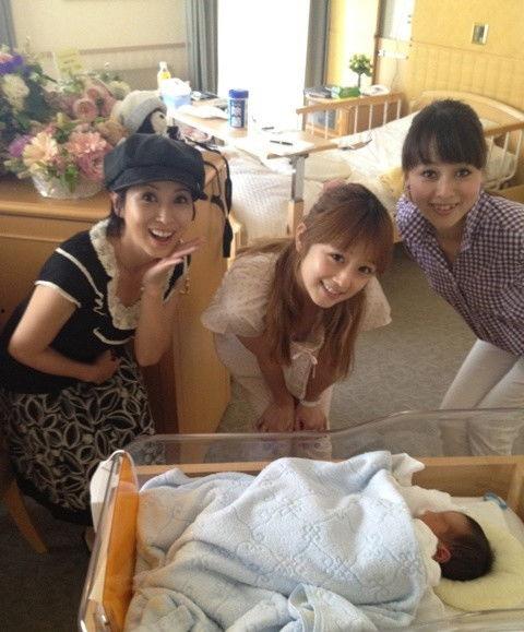 日本明星三胎,幸福家庭再添新成员