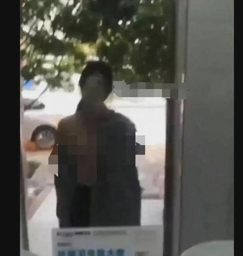 少女偷吃禁果视频短片,少女偷吃禁果的瞬间揭秘